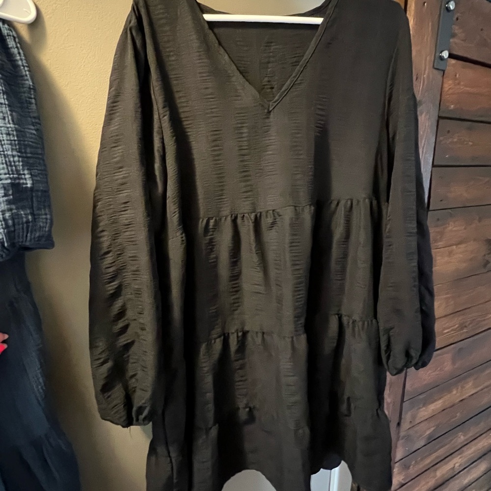Black V-Neck Long Sleeve Dress